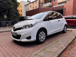 Weiß Gebraucht 2014 Toyota Yaris Kleinwagen | 6.500 €
