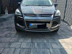 Grau Gebraucht 2014 Ford Kuga SUV | 7.500 € (Teuer)