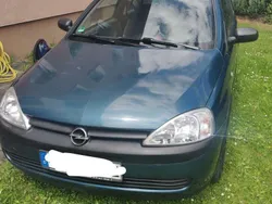 Grün Gebraucht 2001 Opel Corsa Kleinwagen | 600 € (Etwas zu teuer)