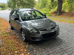 Grau Gebraucht 2009 Hyundai i30 Kombi | 2.700 € (Fairer Preis)