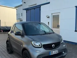 Grau Gebraucht 2016 Smart ForTwo Coupé Coupé | 12.999 € (Teuer)