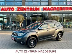 Grau Gebraucht 2023 Dacia Duster Essentiel SUV | 17.950 € (Guter Preis)