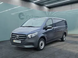 Blau Gebraucht 2024 Mercedes Vito Van / Kleinbus | 36.588 € (Fairer Preis)