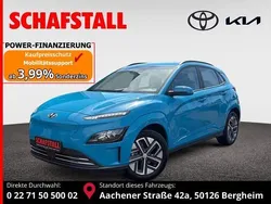 Blau (dive in jeju / sol) Gebraucht 2023 Hyundai Kona Select SUV | 17.929 € (Superpreis)