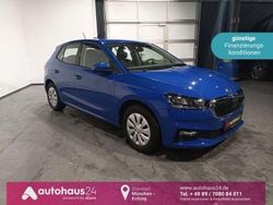 Blau Gebraucht 2024 Skoda Fabia Essence Limousine | 15.550 € (Guter Preis)