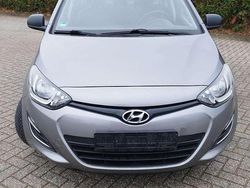 Grau Gebraucht 2014 Hyundai i20 Edition Kleinwagen | 3.300 € (Superpreis)