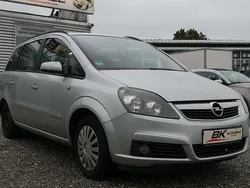 Grau Gebraucht 2005 Opel Zafira Edition Van / Kleinbus | 990 € (Superpreis)