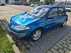 Blau Gebraucht 2003 Renault Mégane II Kleinwagen | 1.999 € (Etwas zu teuer)