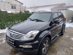 Schwarz Gebraucht 2017 Ssangyong (KGM) Rexton Sapphire SUV | 15.250 € (Fairer Preis)