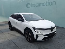 Weiß Gebraucht 2022 Renault Mégane Equilibre Limousine | 27.688 € (Etwas zu teuer)