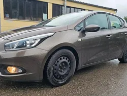 Beige Gebraucht 2012 Kia Ceed Edition 7 Limousine | 6.999 € (Fairer Preis)