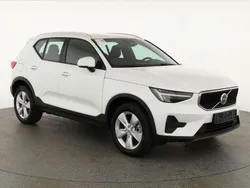 Crystal white perlglanzeffekt Neu 2025 Volvo XC40 Core SUV | 36.045 € (Superpreis)