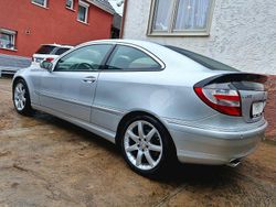 Silber Gebraucht 2007 Mercedes C200 Coupé | 5.699 €