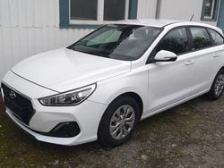 Weiß Gebraucht 2020 Hyundai i30 Select Kombi | 11.990 € (Superpreis)