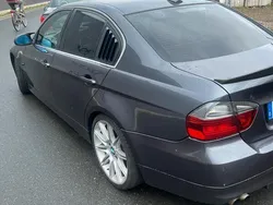 Grau Gebraucht 2006 BMW 325 Limousine | 4.900 €