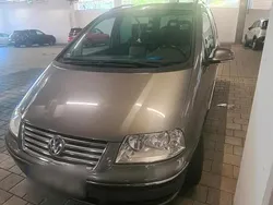 Grau Gebraucht 2006 VW Sharan Freestyle Van / Kleinbus | 5.000 € (Etwas zu teuer)