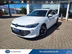 Weiß Gebraucht 2024 VW Passat IQ Drive Kombi | 36.850 € (Fairer Preis)