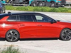 Rot Gebraucht 2024 Opel Astra Kombi | 26.055 € (Superpreis)