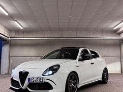 Weiß Gebraucht 2012 Alfa Romeo Giulietta Quadrifoglio Limousine | 17.799 €