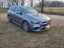Grau Gebraucht 2022 Mercedes B250e AMG Van / Kleinbus | 31.480 € (Teuer)