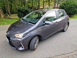 Braun Gebraucht 2017 Toyota Yaris Style Kleinwagen | 13.400 € (Fairer Preis)