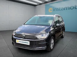 Schwarz Gebraucht 2024 VW Touran Van / Kleinbus | 31.199 € (Fairer Preis)