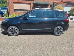 Schwarz Gebraucht 2015 Renault Grand Scénic III Bose Edition Van / Kleinbus | 8.650 € (Fairer Preis)