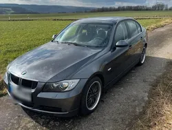 Grau Gebraucht 2006 BMW 320 Limousine | 4.600 € (Fairer Preis)
