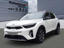 Schneeweiß/schwarz Gebraucht 2021 Kia Stonic Spirit SUV | 18.990 € (Fairer Preis)