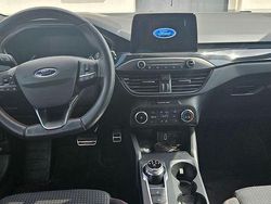 Schwarz Gebraucht 2020 Ford Focus ST-Line Limousine | 19.000 € (Fairer Preis)