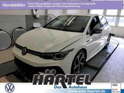 Pure white, solid Gebraucht 2023 VW Golf VIII Style Limousine | 38.100 € (Etwas zu teuer)