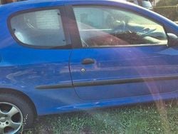 Blau Gebraucht 1998 Peugeot 206 Premium Limousine | 1.400 € (Fairer Preis)
