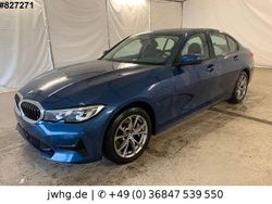 Blau Gebraucht 2020 BMW 330e Advantage Limousine | 22.950 € (Fairer Preis)
