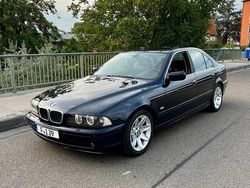 Blau Gebraucht 2001 BMW 520 M Sport Limousine | 9.900 €