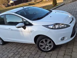 Weiß Gebraucht 2011 Ford Fiesta Trend Kleinwagen | 3.900 € (Guter Preis)