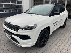 Weiß Gebraucht 2022 Jeep Compass SUV | 41.990 €