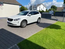 Weiß Gebraucht 2016 Volvo XC60 Momentum SUV | 15.400 € (Guter Preis)