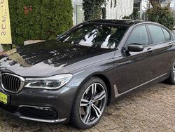 Grau Gebraucht 2018 BMW 750 Shadowline Limousine | 22.800 € (Fairer Preis)