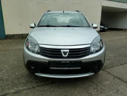 Silber Gebraucht 2012 Dacia Sandero Stepway Kleinwagen | 4.999 € (Guter Preis)