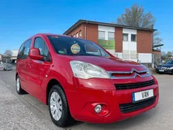 Rot Gebraucht 2008 Citroën Berlingo Van / Kleinbus | 5.490 € (Fairer Preis)