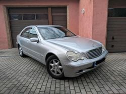 Silber Gebraucht 2002 Mercedes 200 Limousine | 2.200 €