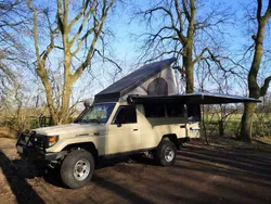 Beige Gebraucht 2001 Toyota Land Cruiser SUV | 64.500 €