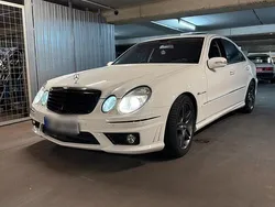 Weiß Gebraucht 2003 Mercedes E55 AMG AMG Limousine | 25.000 €