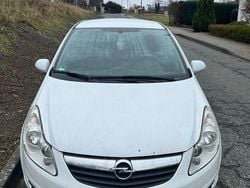 Weiß Gebraucht 2009 Opel Corsa Color Edition Kleinwagen | 2.100 € (Guter Preis)