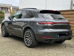 Grau Gebraucht 2019 Porsche Macan Sport SUV | 49.900 € (Fairer Preis)