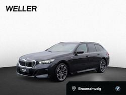 Carbonschwarz (schwarz) Gebraucht 2024 BMW 520 M Sport Kombi | 49.990 € (Teuer)