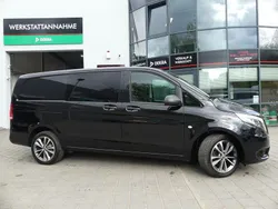 Obsidianschwarz Gebraucht 2022 Mercedes Vito Van / Kleinbus | 31.800 € (Etwas zu teuer)