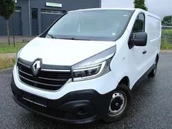 Weiß Gebraucht 2020 Renault Trafic Komfort Van | 13.899 € (Teuer)