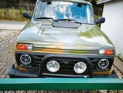 Grün Gebraucht 2017 Lada Urban SUV | 8.500 € (Guter Preis)