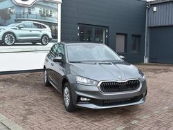 Grau Neu 2025 Skoda Fabia Essence Kleinwagen | 18.990 € (Fairer Preis)